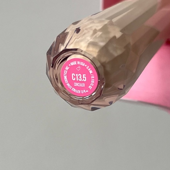 Jeffrey Star Magic Star Concealer C13.5 - Picture 3 of 8